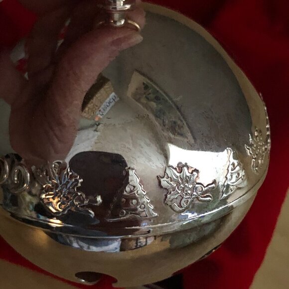 Wallace Silversmiths 1999 Silver Sleigh Bell - 29th Limited Edition Annual - Picture 4 of 11